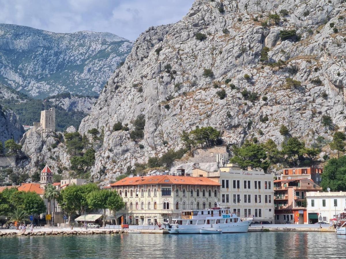 Lighthouse Central Apartments Omiš Buitenkant foto