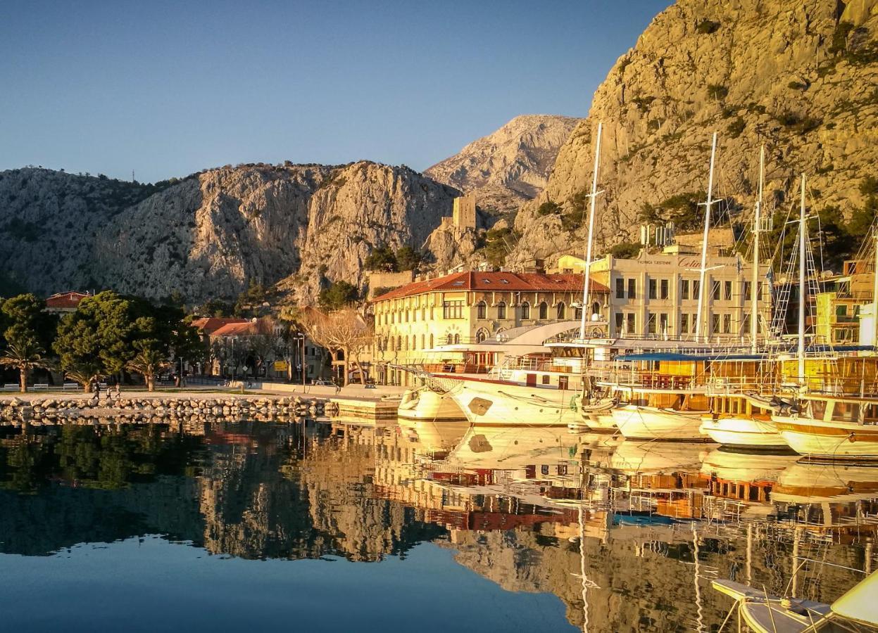 Lighthouse Central Apartments Omiš Buitenkant foto