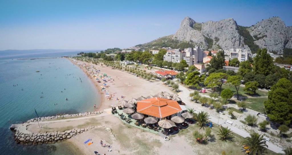 Lighthouse Central Apartments Omiš Buitenkant foto