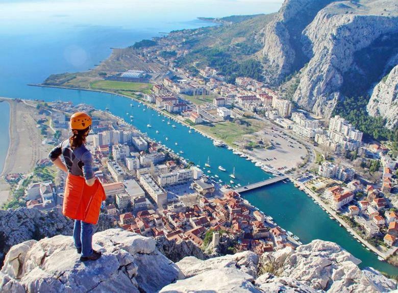 Lighthouse Central Apartments Omiš Buitenkant foto